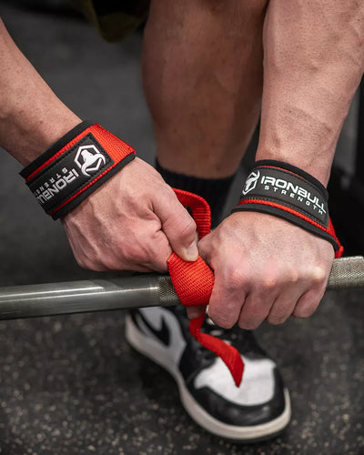 Lifting Grips vs. Straps: Which Tool Delivers Real Training Advantages?